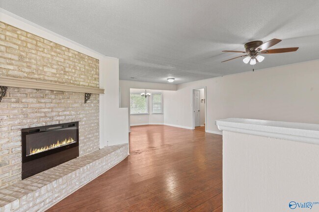 Building Photo - 1011 Sandy Springs Rd NW