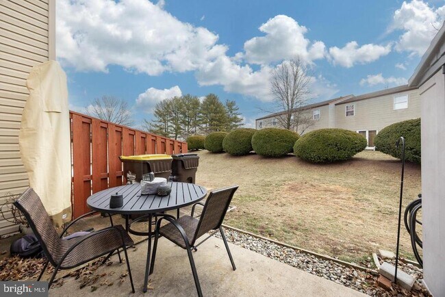 Building Photo - 65 Pennypacker Dr