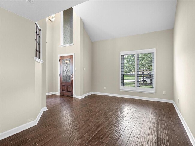 Foto del edificio - 9707 Green Valley Ln