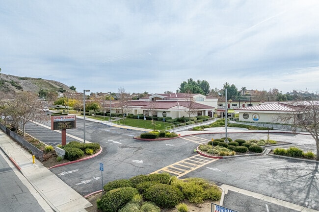 The front entrance and drop off area for Pantera Elementary in Diamond Bar