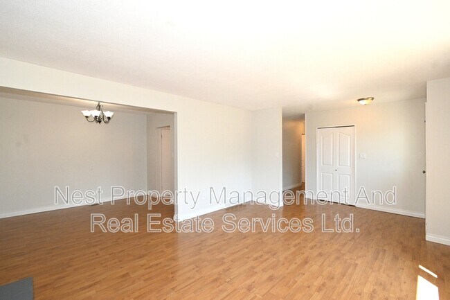 Building Photo - 1362 Aleza Crescent