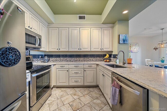 Foto del edificio - Lovely 2 Bed 2 Bathroom Condo in Parker