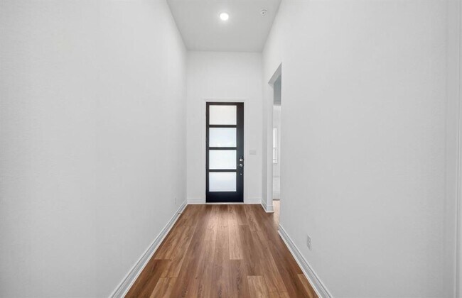 Foto del edificio - 25310 Framlingham Dr