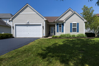 Building Photo - 12220 Peartree Way