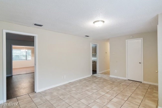 Building Photo - 3 br, 2 bath House - 1386 N OLD MIDDLEBURG