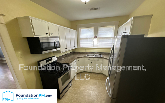Building Photo - 954 Sheridan Street