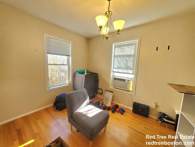 Building Photo - 277 Putnam Ave