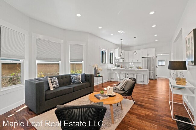 Foto del edificio - 3 br, 3 bath House - 1009 E Thomas Street