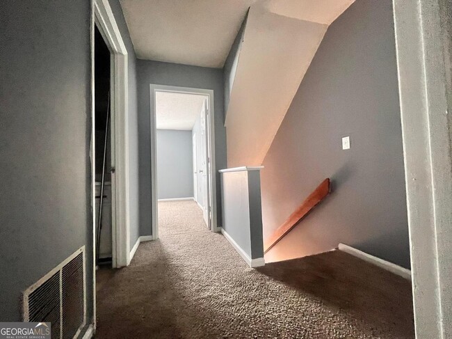 Building Photo - 251 Knight Dr