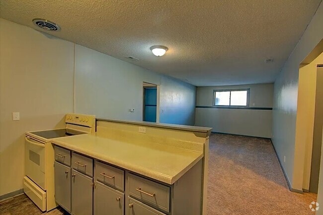 Building Photo - 2450 Shaker Ct