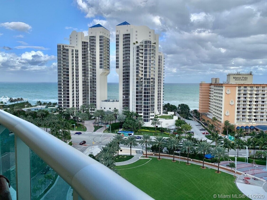 Primary Photo - 19370 Collins Ave