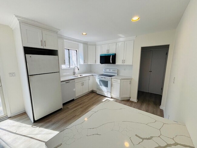 Building Photo - 21 Anstice St