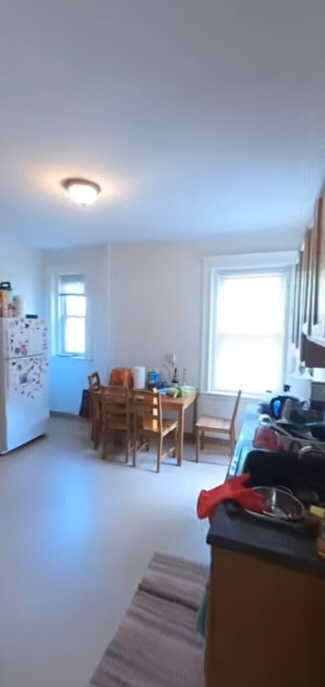 Building Photo - 725 Washington St