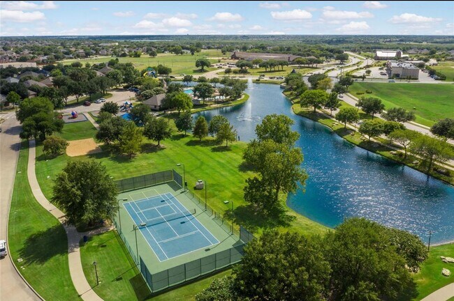 Building Photo - 9201 Royal Burgess Dr