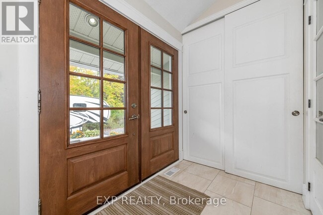 Building Photo - 1238 Barnwell Crescent
