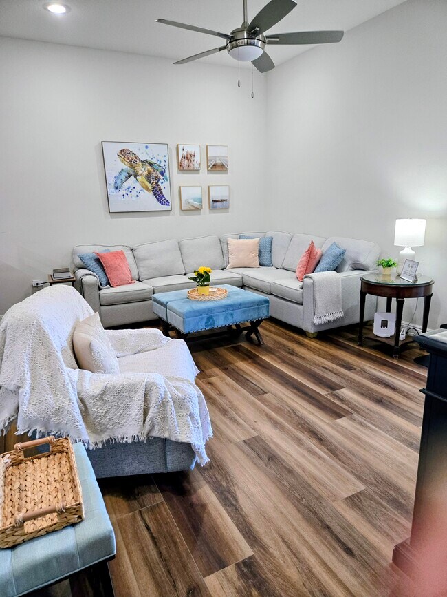 Habitación familiar, zona de estar - 6661 Water St