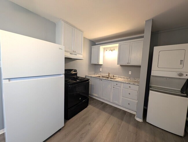 Foto del edificio - Pristine Ranch Style Home Located in the Derita Woods Community!