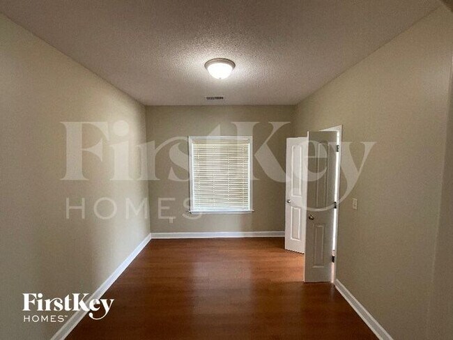 Foto del edificio - 1628 Needle Oak Dr