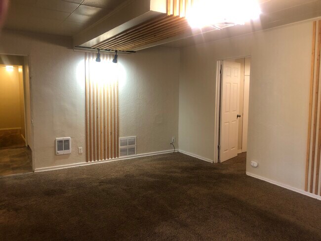 Foto del edificio - 1068 NE B St