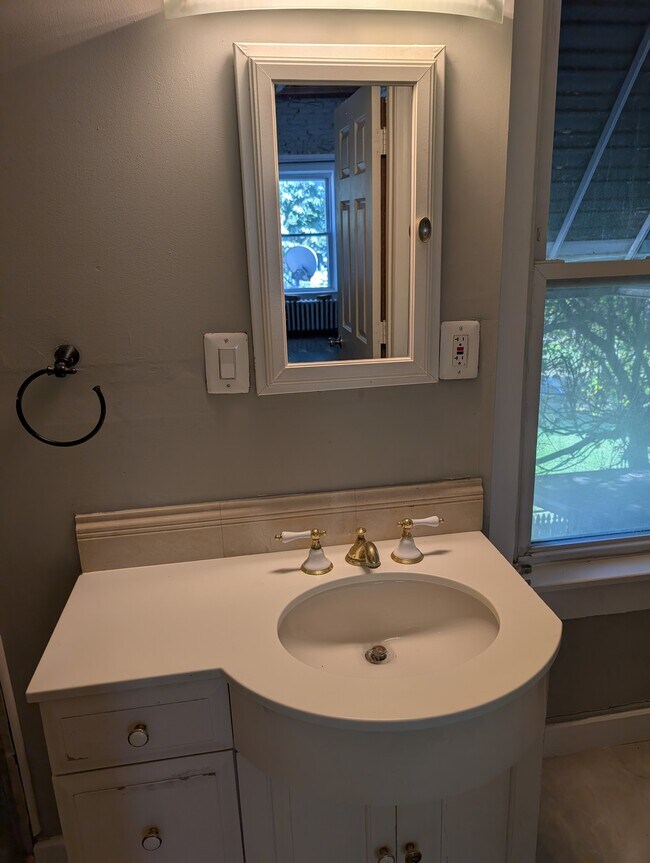 Foto del edificio - 3415 Pleasant Pl