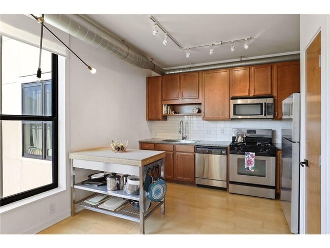 Building Photo - 15 E Franklin Ave