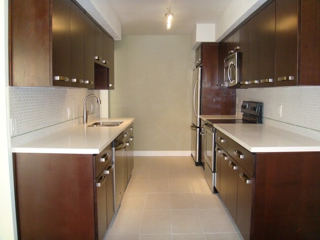 Foto del edificio - 1730 Camino Palmero St