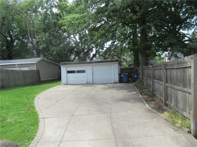 Foto del edificio - 1520 Ridgewood Ave