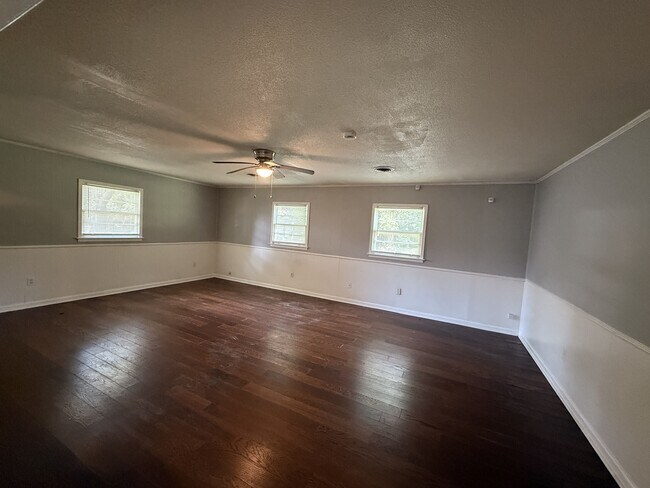 Building Photo - 4426 Narrow Lane Rd
