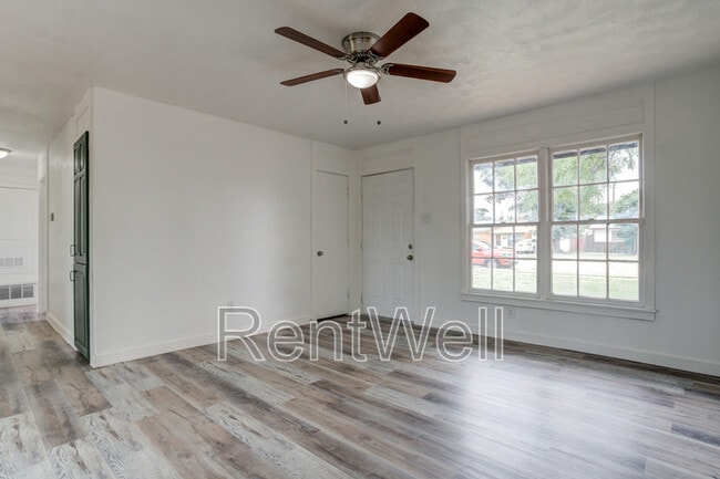 Building Photo - 1612 68th St