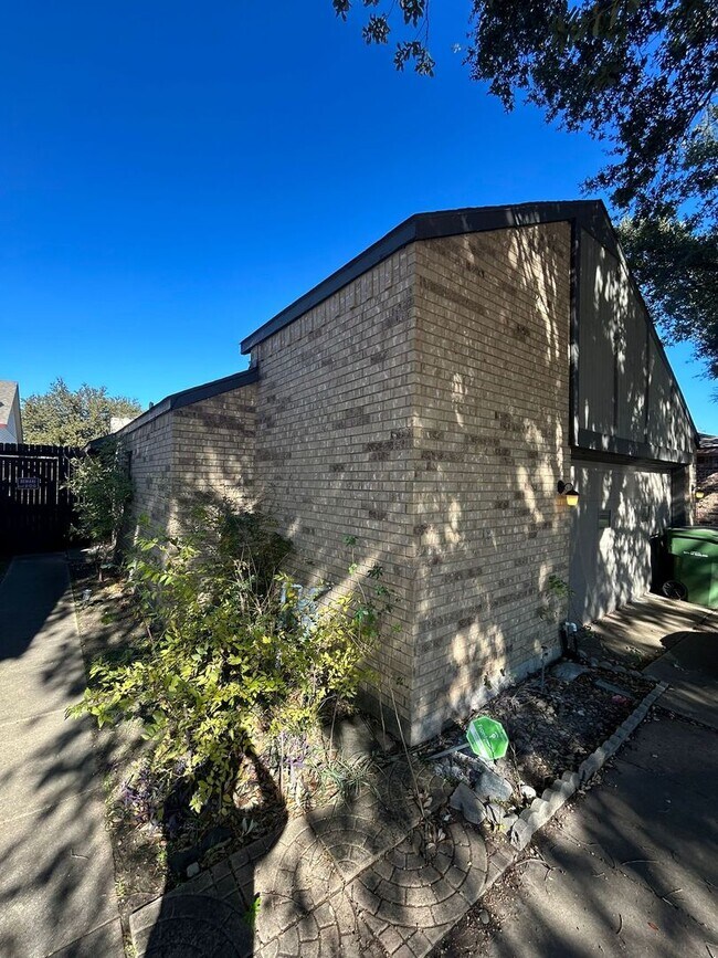 Foto del edificio - 972 333 1659