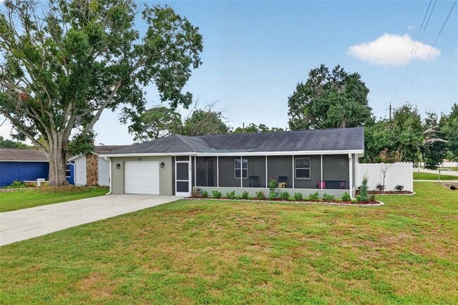 Building Photo - 3701 Feather Dr