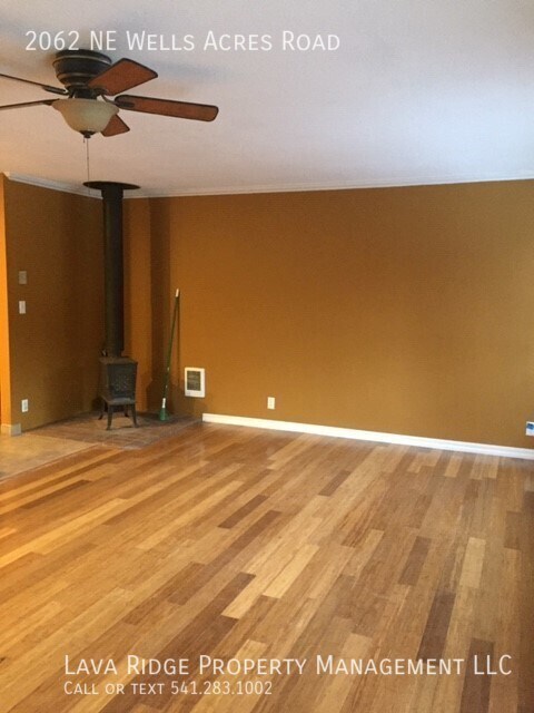 Foto del edificio - 2062 NE Wells Acres Rd