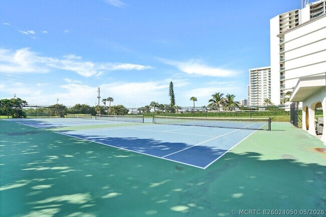 Foto del edificio - 5380 N Ocean Dr