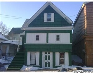 Primary Photo - 213 Isabella St
