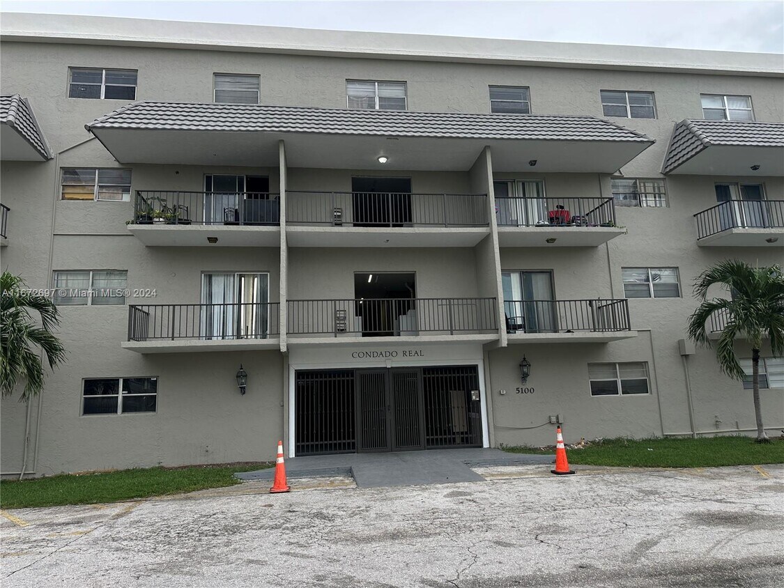 Primary Photo - 5100 SW 41st St