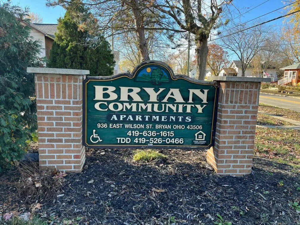 936 E Wilson St Bryan, OH 43506 – photo 2