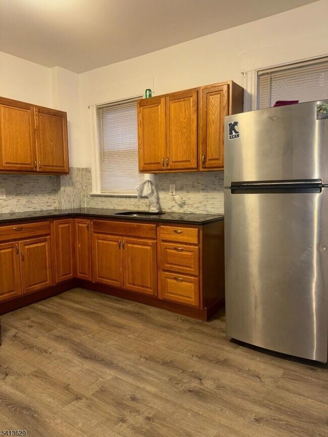 Foto del edificio - 23 Columbia Ave