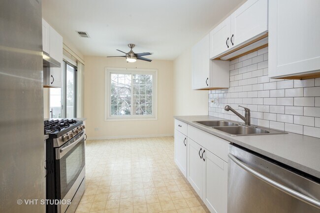 Building Photo - 321 Pembroke Ct