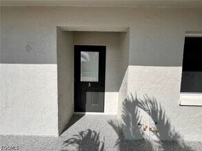 Building Photo - 4102 SE 19th Pl