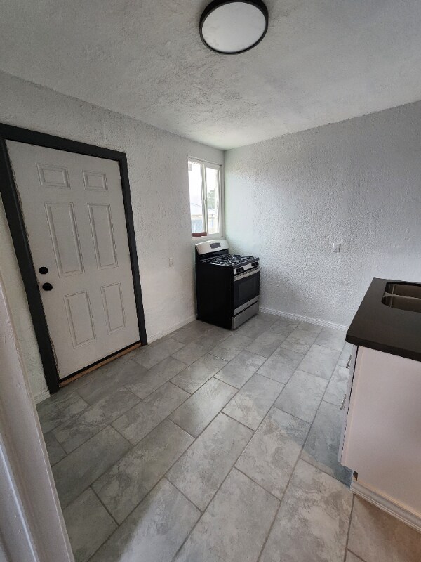 Foto del edificio - 4938 Meade Ct