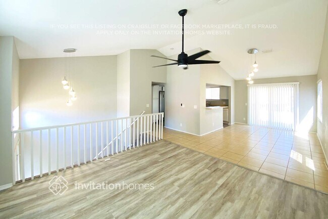 Foto del edificio - 1208 W Sand Hills Ct