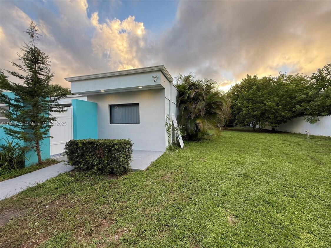 Foto principal - 341 23rd Way S