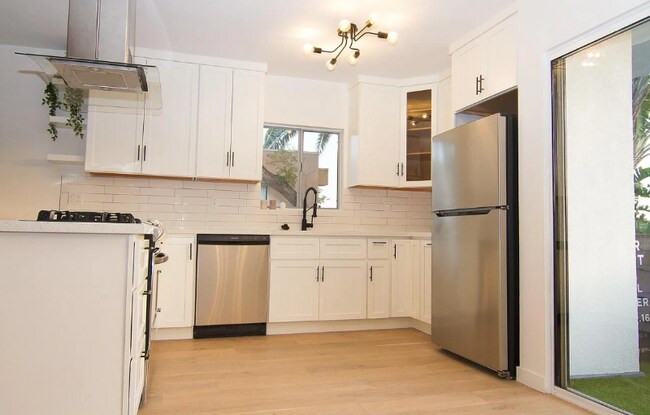 Foto del edificio - 3666 Greenfield Ave