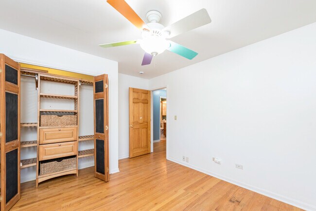 Foto del edificio - 18225 W Lindenwood Dr