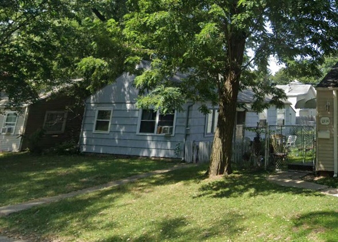 Primary Photo - 2 BR 1 Bath in the '07!
