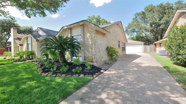 Foto del edificio - 21626 Park Tree Ln