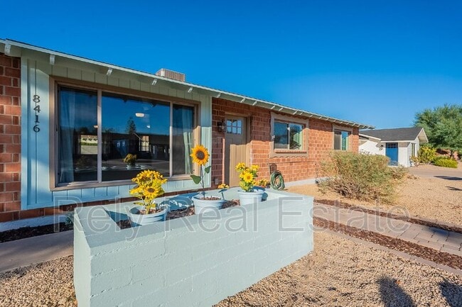 Building Photo - 8416 E Rancho Vista Dr