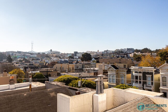 Foto del edificio - Pacific Heights: Super Sunny & Fully Furni...