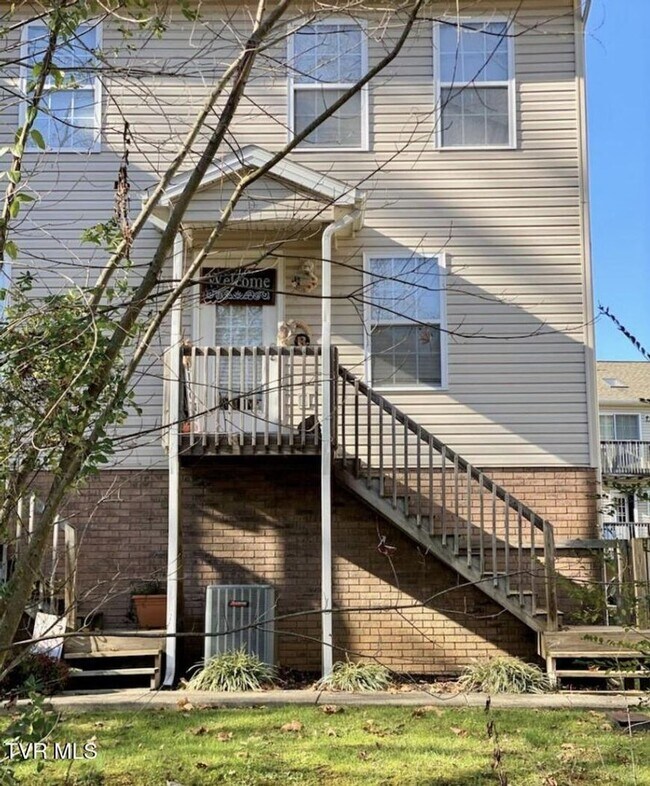 Foto del edificio - 2 Bdrm / 2.5 Bath, North JC - Minutes to ETSU, VA, JC Med Center