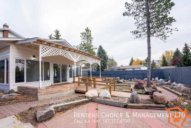 Photo du bâtiment - Pet Friendly Westside Basement Suite